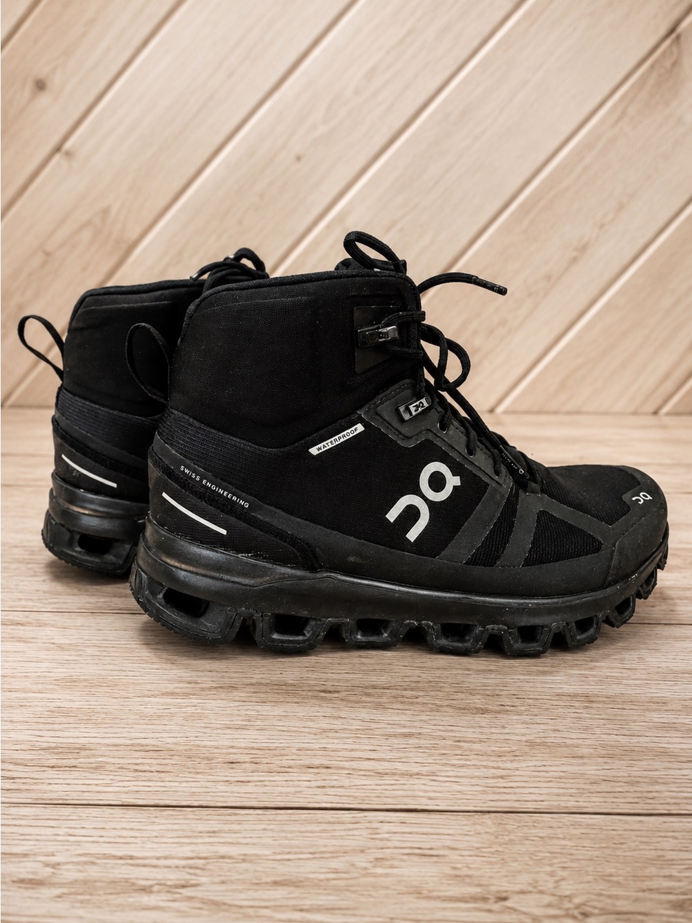 On Cloudrock Waterproof Men’s Hiking Shoes Black Size 8.5 $230 Retail